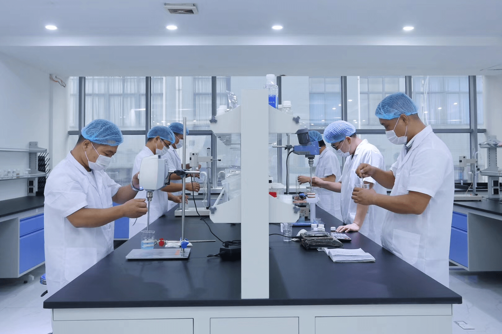 廣州十大化妝品優質服務廠家告訴您！如何找化妝品OEM代工廠？技術服務是關鍵